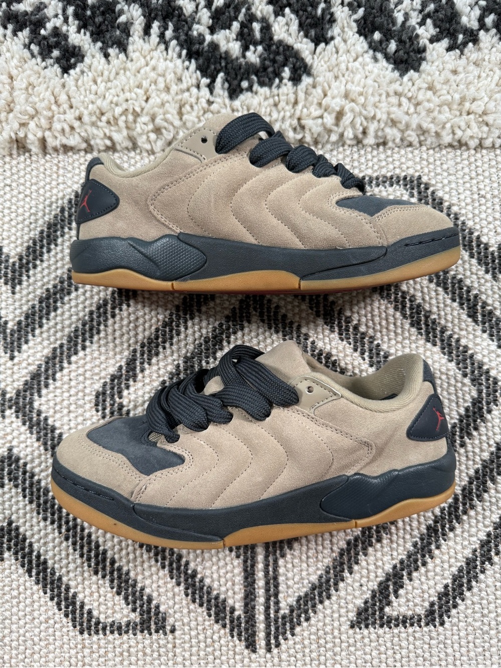 Men’s Jordan Khaki Anthracite Gum Session Low Top Sneakers Size 9